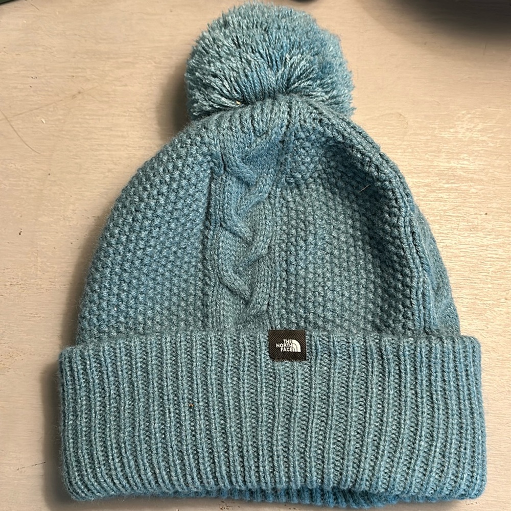North face POM beanie, women’s
